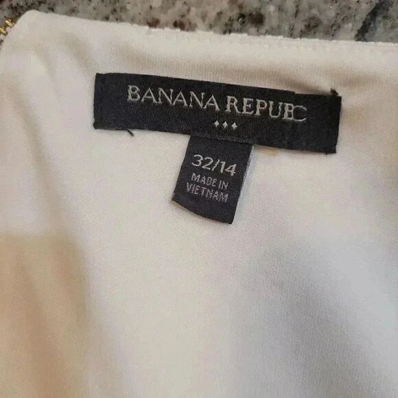 BANANA REPUBLIC WOMEN'S WINTER WHITE POLY/SPANDEX WAFFLE KNIT A-LINE SKIRT EUC - Picture 3 of 10